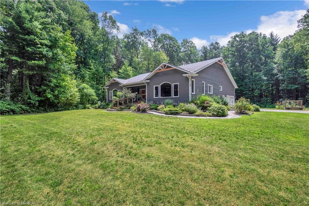 156 St Johns Road W, Simcoe, ON - Outdoor