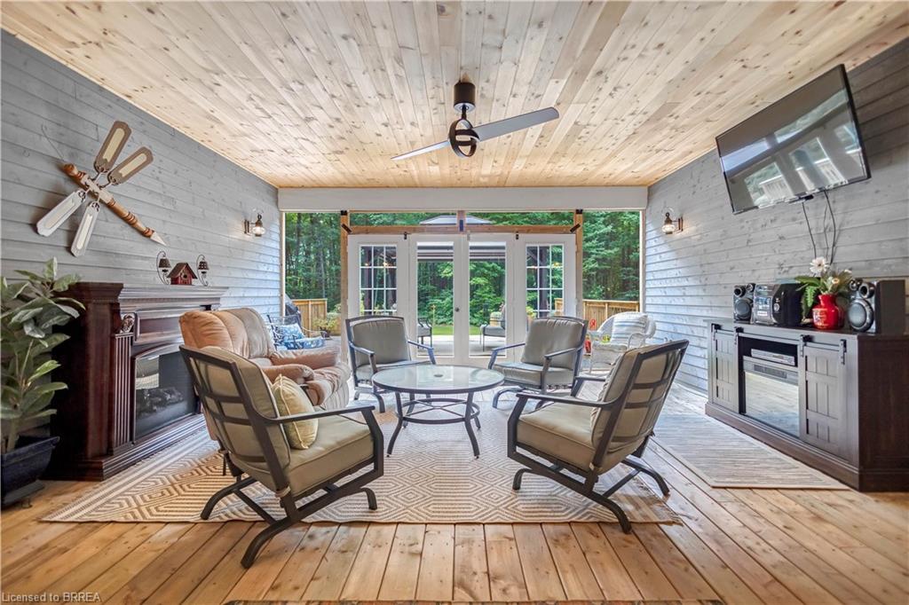 156 St Johns Road W, Simcoe, ON - With Deck Patio Veranda With Exterior