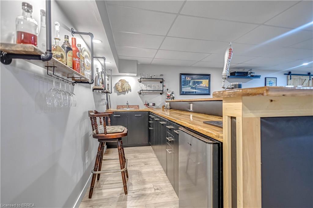 156 St Johns Road W, Simcoe, ON - Indoor