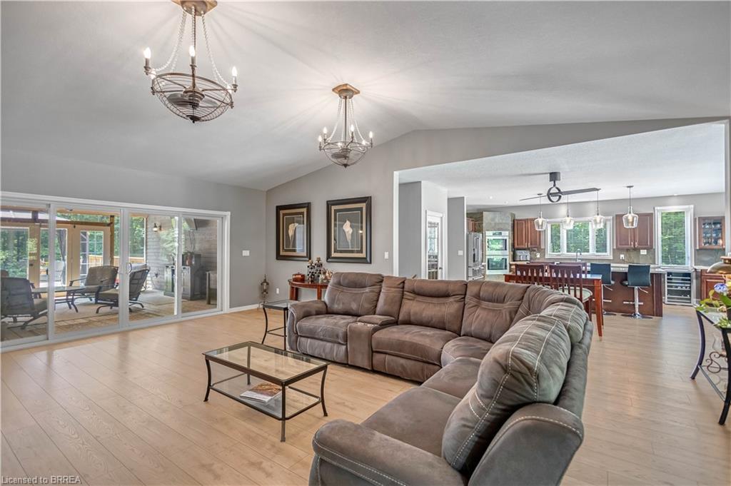 156 St Johns Road W, Simcoe, ON - Indoor Photo Showing Living Room