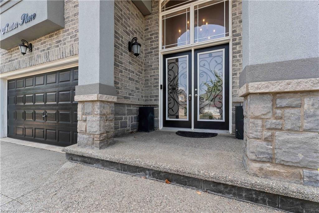 12 Avatar Place, Hamilton, ON - Outdoor