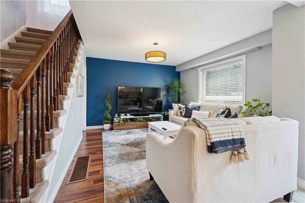 12 Avatar Place, Hamilton, ON - Indoor Photo Showing Other Room