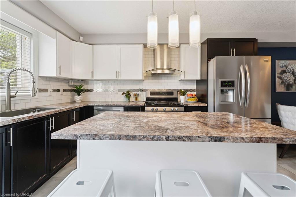 12 Avatar Place, Hamilton, ON - Indoor Photo Showing Kitchen With Stainless Steel Kitchen With Upgraded Kitchen