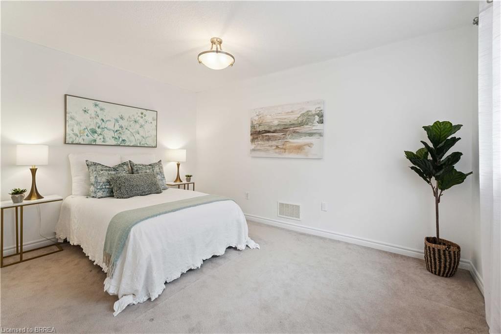 12 Avatar Place, Hamilton, ON - Indoor Photo Showing Bedroom