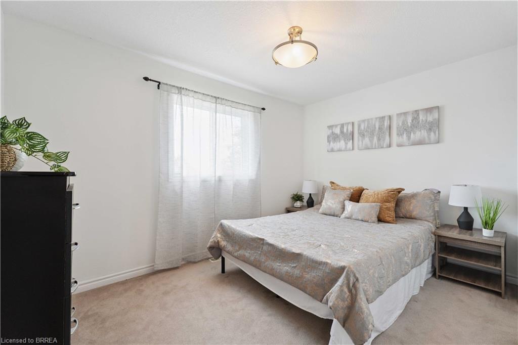 12 Avatar Place, Hamilton, ON - Indoor Photo Showing Bedroom