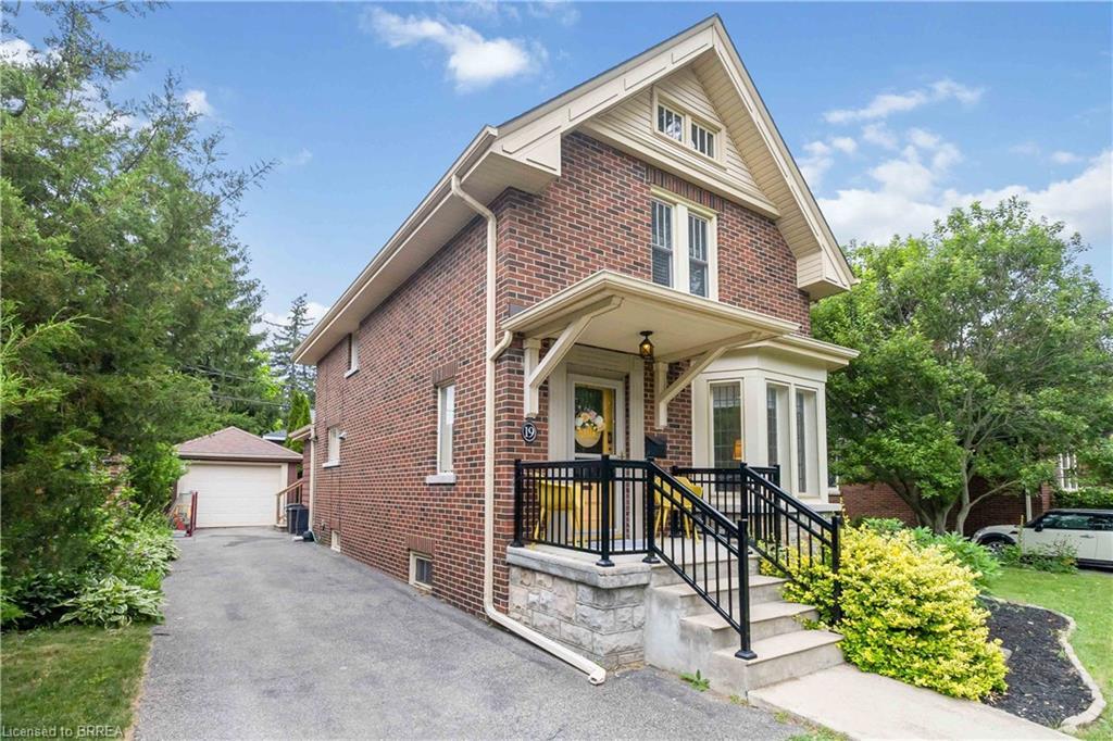 19 Lincoln Avenue, Brantford, ON - Outdoor