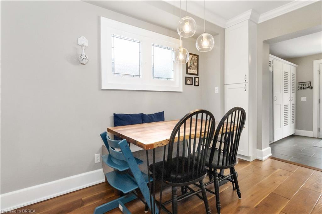 19 Lincoln Avenue, Brantford, ON - Indoor Photo Showing Dining Room
