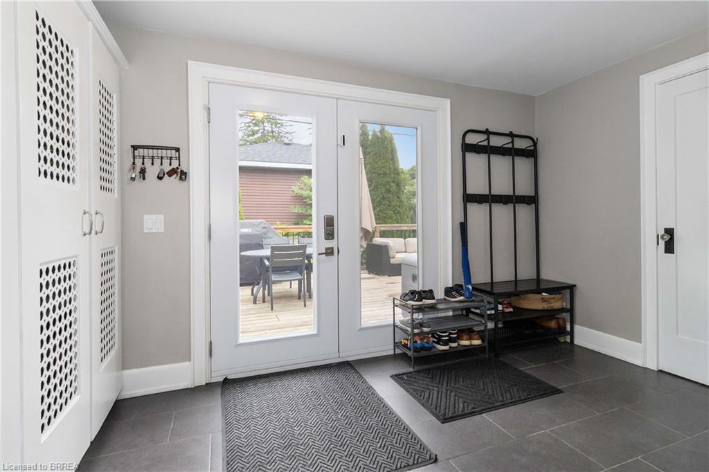 19 Lincoln Avenue, Brantford, ON - Indoor Photo Showing Other Room