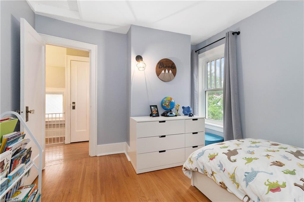 19 Lincoln Avenue, Brantford, ON - Indoor Photo Showing Bedroom