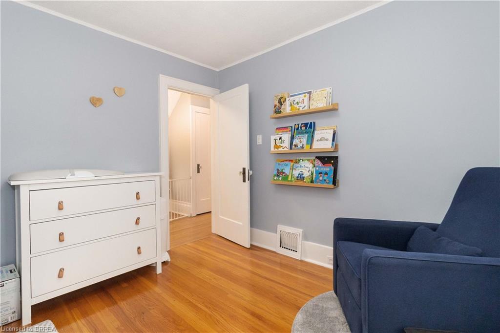 19 Lincoln Avenue, Brantford, ON - Indoor