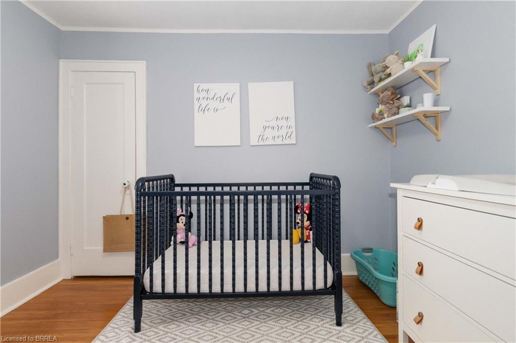 19 Lincoln Avenue, Brantford, ON - Indoor Photo Showing Bedroom