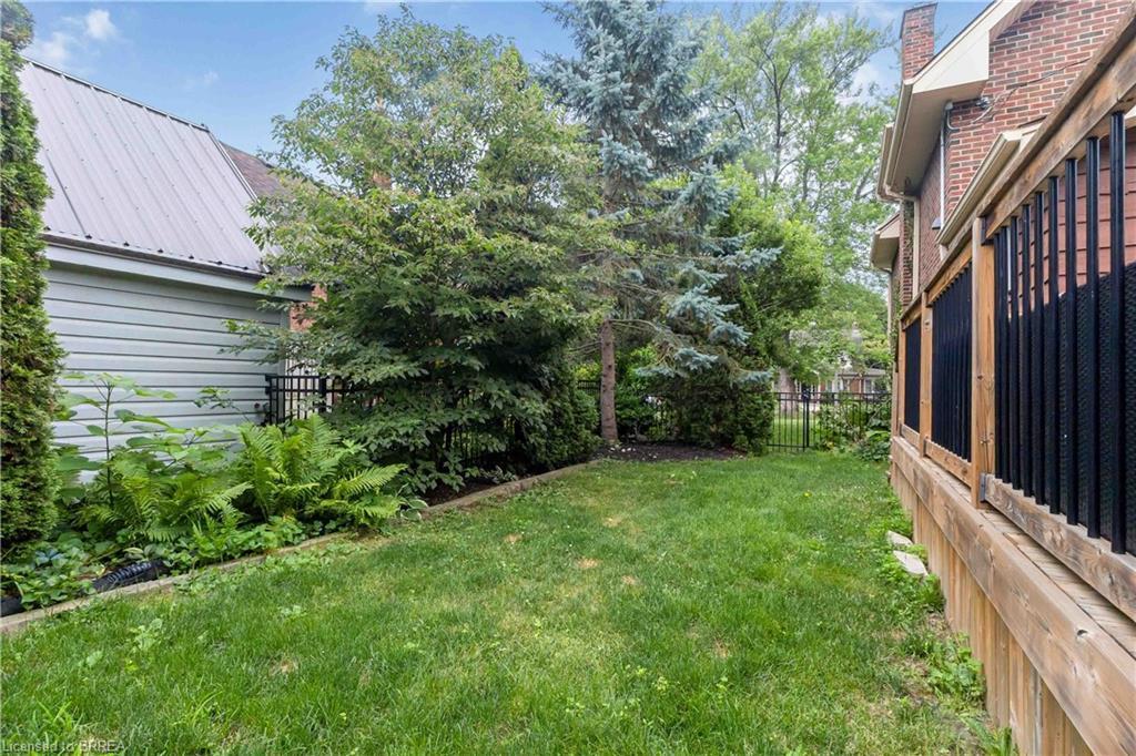 19 Lincoln Avenue, Brantford, ON - Outdoor