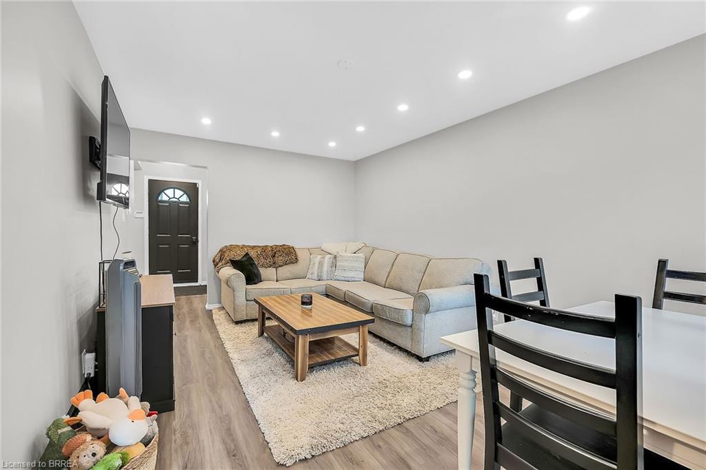 52-273 Elgin Street, Brantford, ON - Indoor