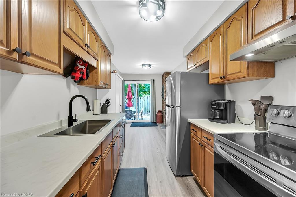 52-273 Elgin Street, Brantford, ON - Indoor Photo Showing Kitchen