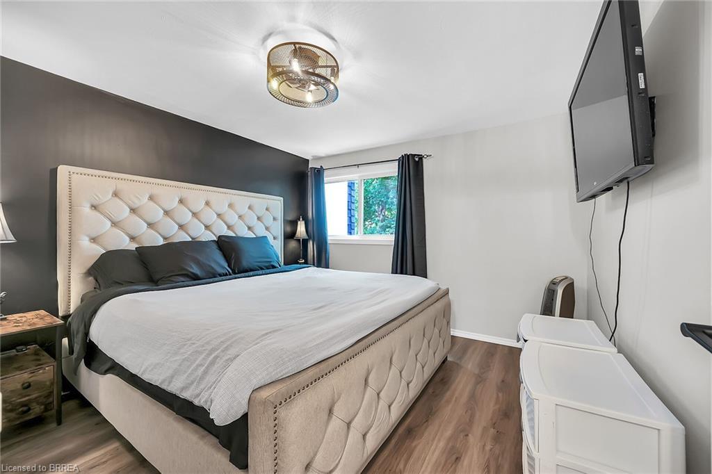 52-273 Elgin Street, Brantford, ON - Indoor Photo Showing Bedroom