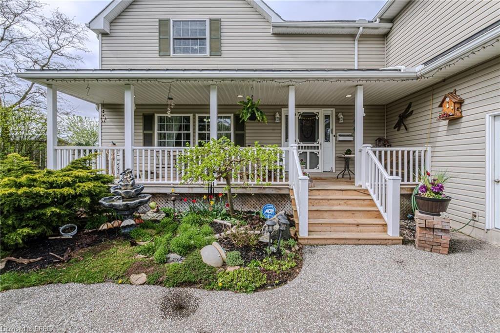 388 Mckellar Street, Strathroy, ON - Outdoor With Deck Patio Veranda