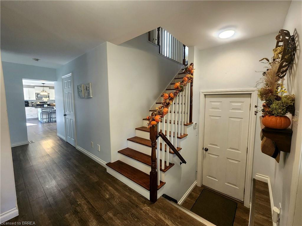 388 Mckellar Street, Strathroy, ON - Indoor Photo Showing Other Room