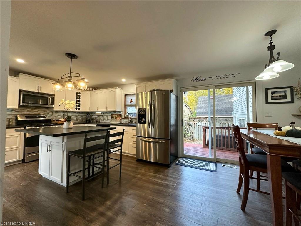 388 Mckellar Street, Strathroy, ON - Indoor