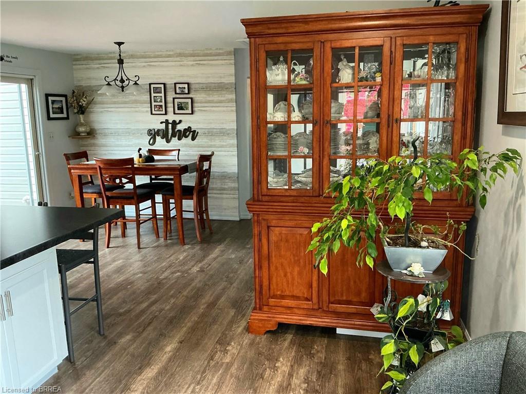 388 Mckellar Street, Strathroy, ON - Indoor Photo Showing Dining Room