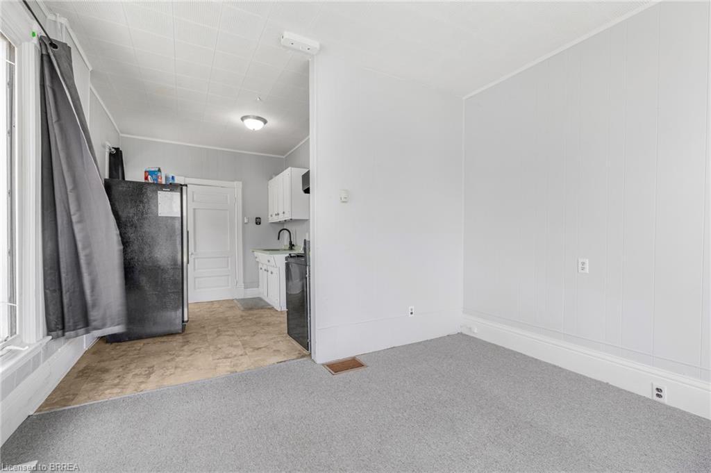 74 Erie Avenue, Brantford, ON - Indoor Photo Showing Other Room