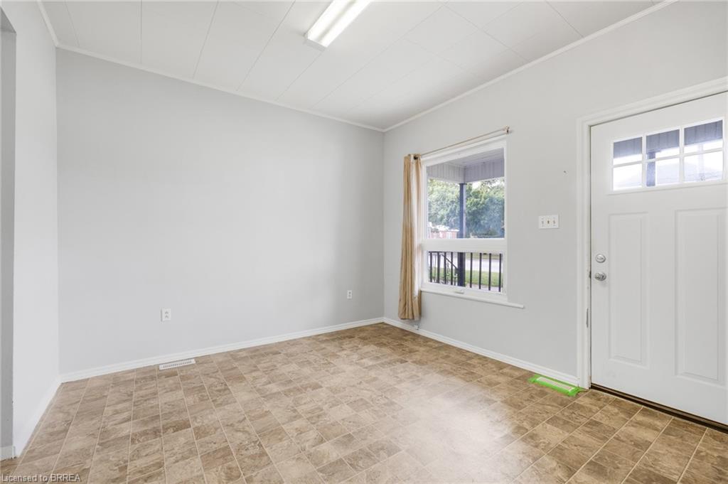 74 Erie Avenue, Brantford, ON - Indoor Photo Showing Other Room