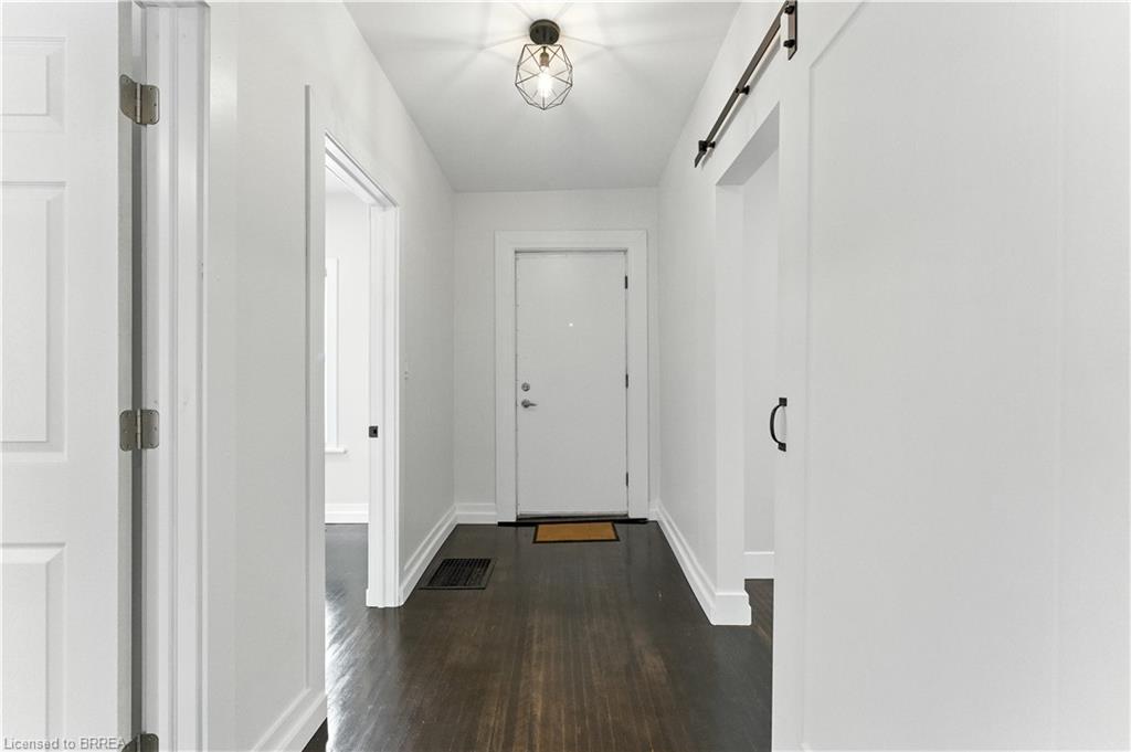 34 North Park Street, Brantford, ON - Indoor Photo Showing Other Room
