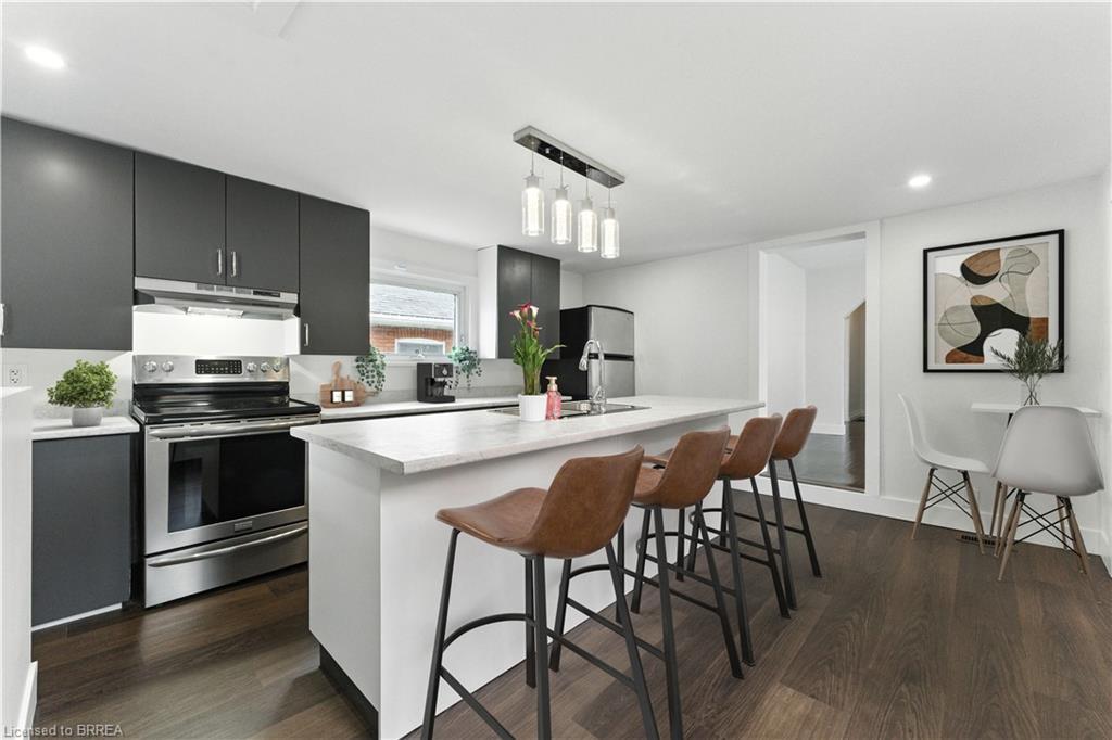 34 North Park Street, Brantford, ON - Indoor Photo Showing Kitchen