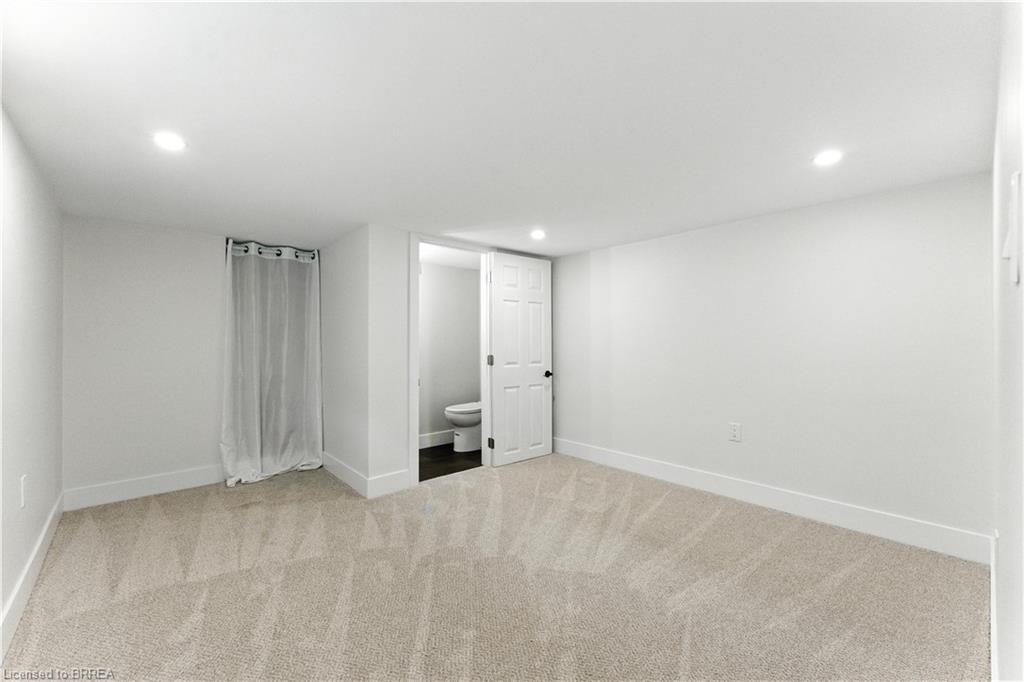 34 North Park Street, Brantford, ON - Indoor Photo Showing Other Room