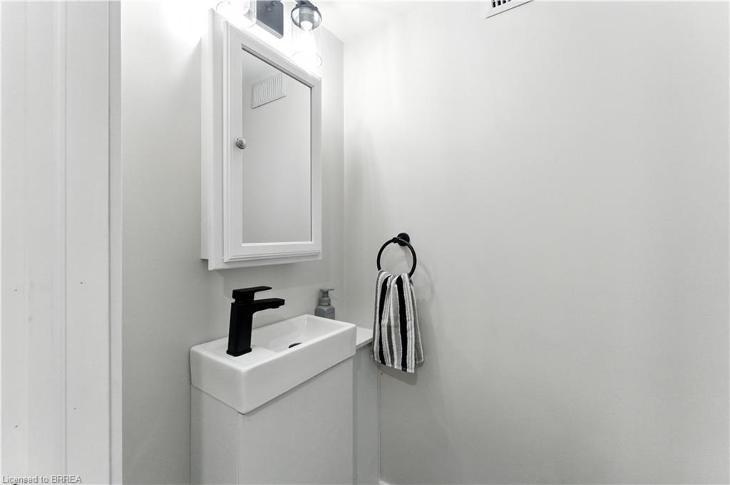 34 North Park Street, Brantford, ON - Indoor