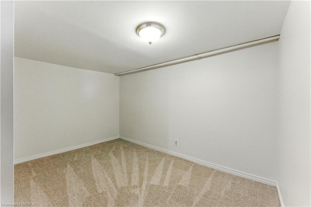 34 North Park Street, Brantford, ON - Indoor Photo Showing Other Room