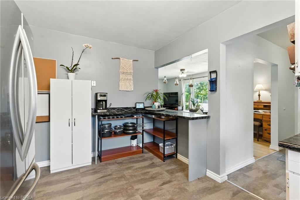 22 Mccammon Street, Paris, ON - Indoor