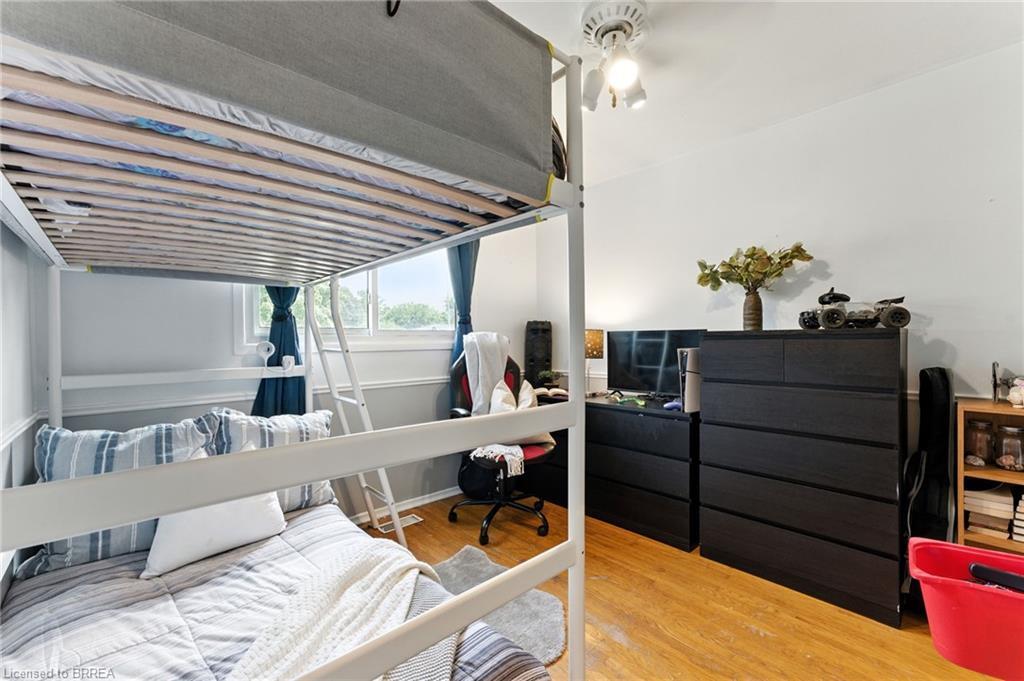 22 Mccammon Street, Paris, ON - Indoor