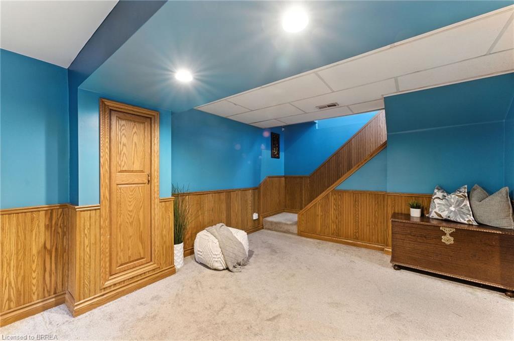 22 Mccammon Street, Paris, ON - Indoor