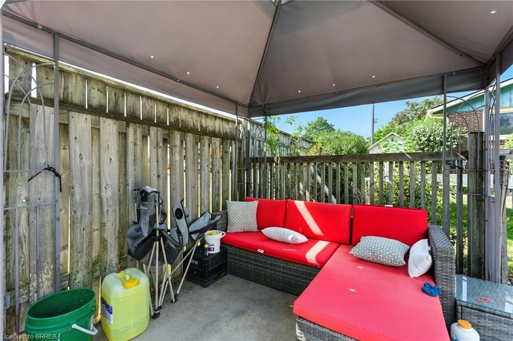 22 Mccammon Street, Paris, ON - With Exterior