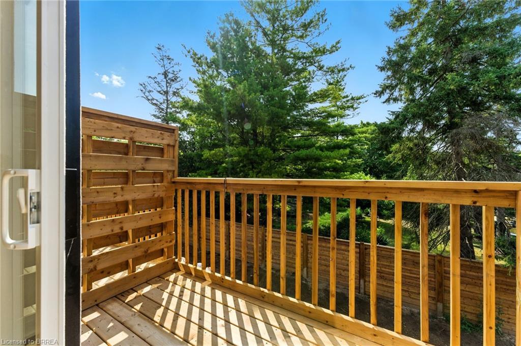 3-161 Fifth Avenue, Brantford, ON - Outdoor