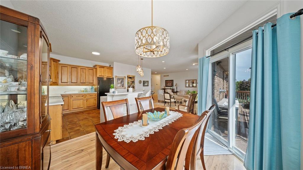 424 Lakeview Drive, Woodstock, ON - Indoor Photo Showing Dining Room