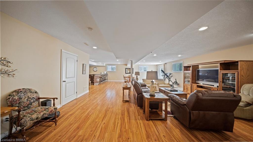 424 Lakeview Drive, Woodstock, ON - Indoor