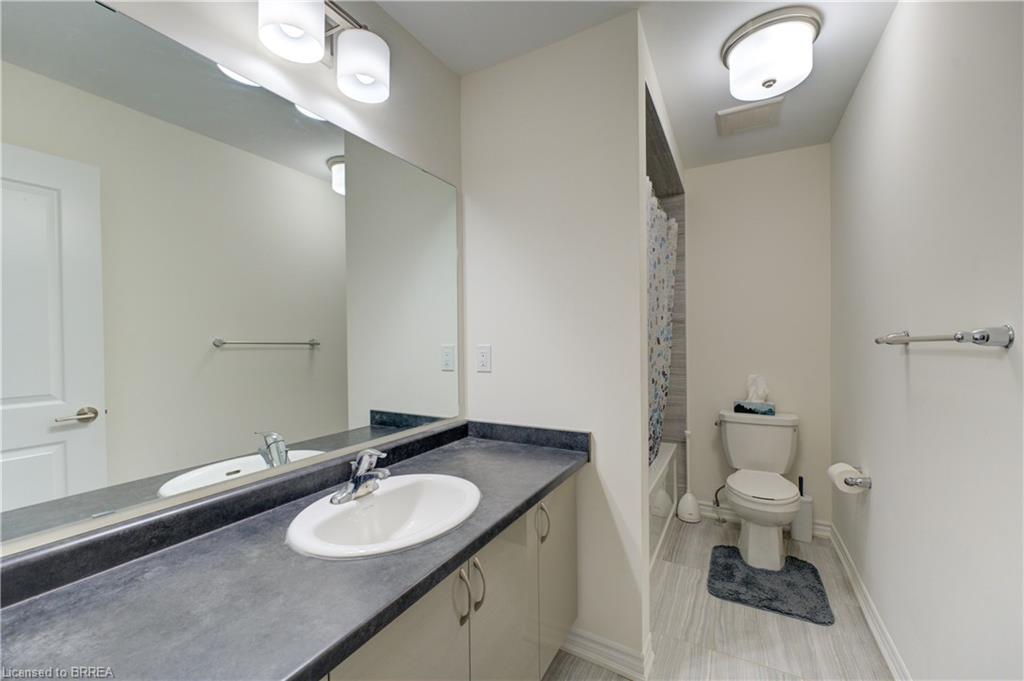 2 Copeman Avenue, Brantford, ON - Indoor Photo Showing Bathroom