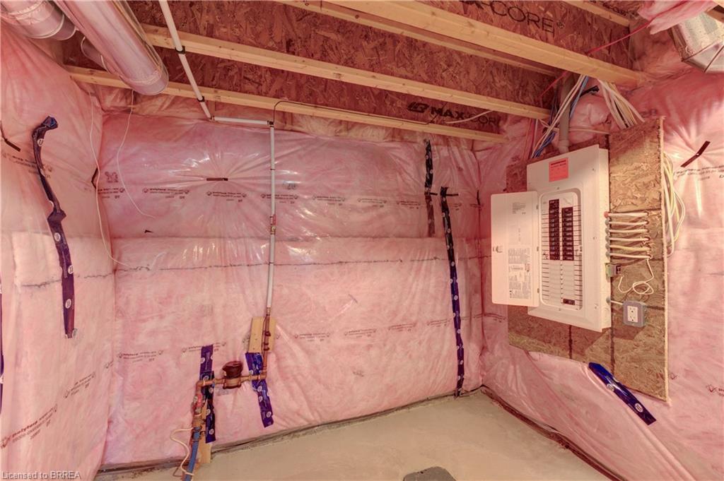 2 Copeman Avenue, Brantford, ON - Indoor