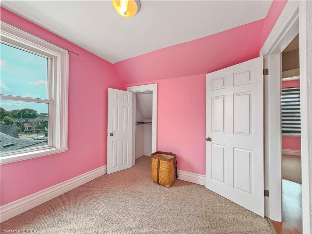 86 Arthur Street, Brantford, ON - Indoor