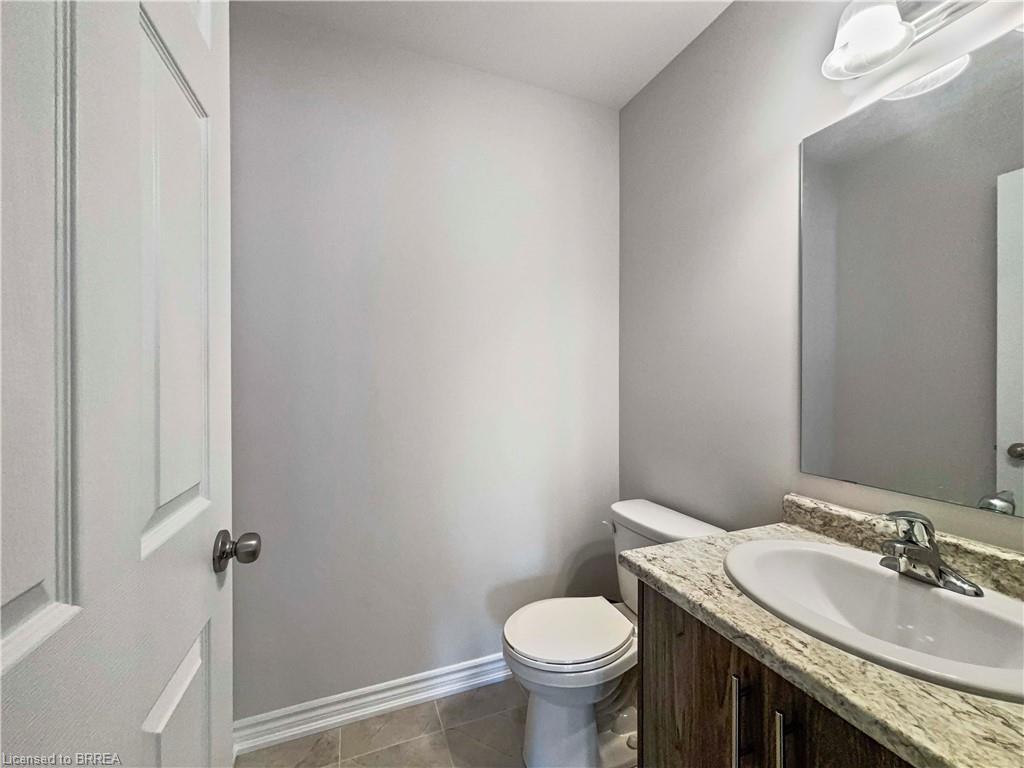 95-677 Park Road N, Brantford, ON - Indoor Photo Showing Bathroom