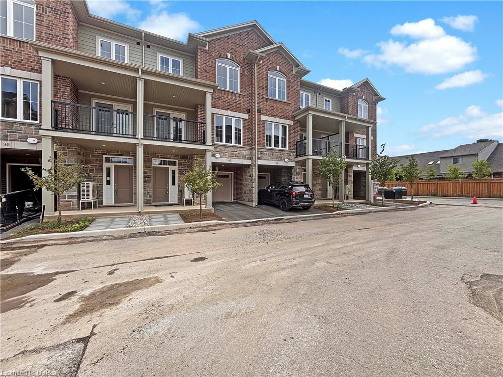 95-677 Park Road N, Brantford, ON - Outdoor With Balcony With Facade