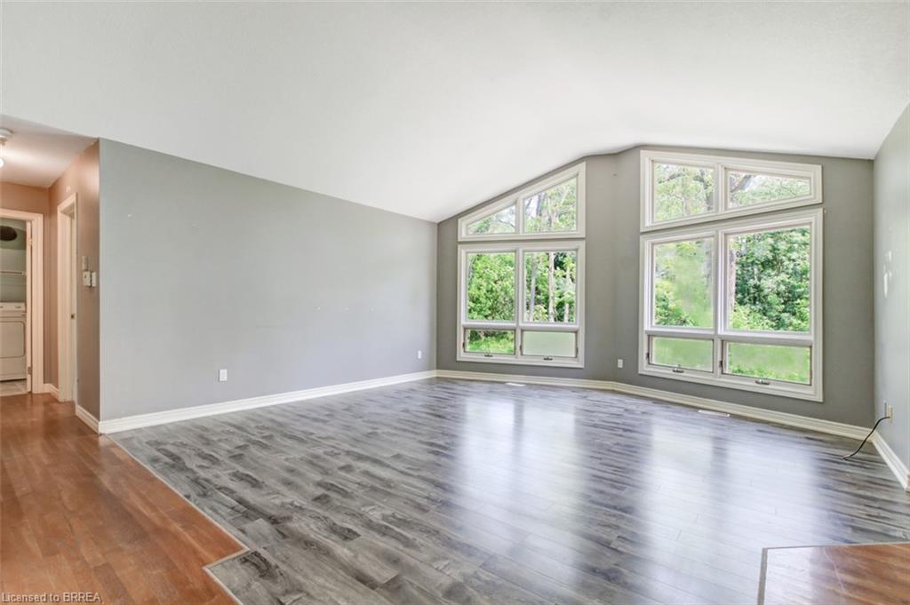 80 Race Street, Paris, ON - Indoor