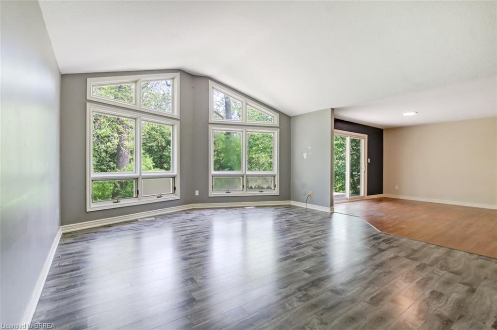 80 Race Street, Paris, ON - Indoor