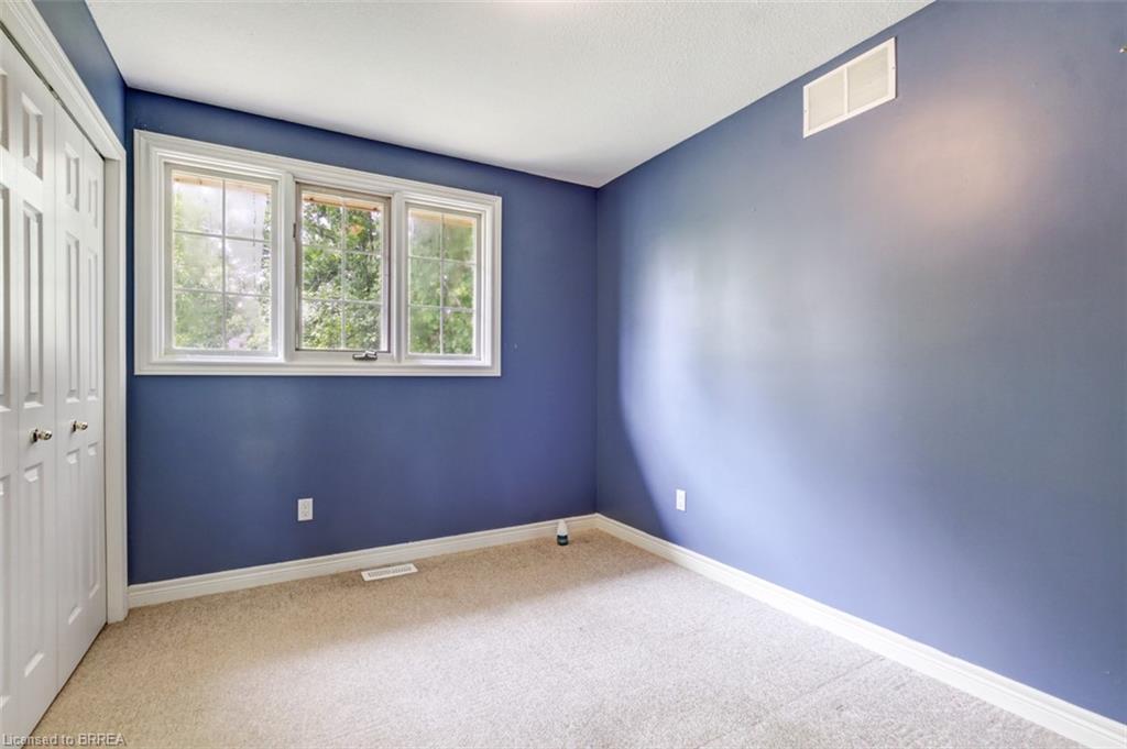 80 Race Street, Paris, ON - Indoor Photo Showing Other Room