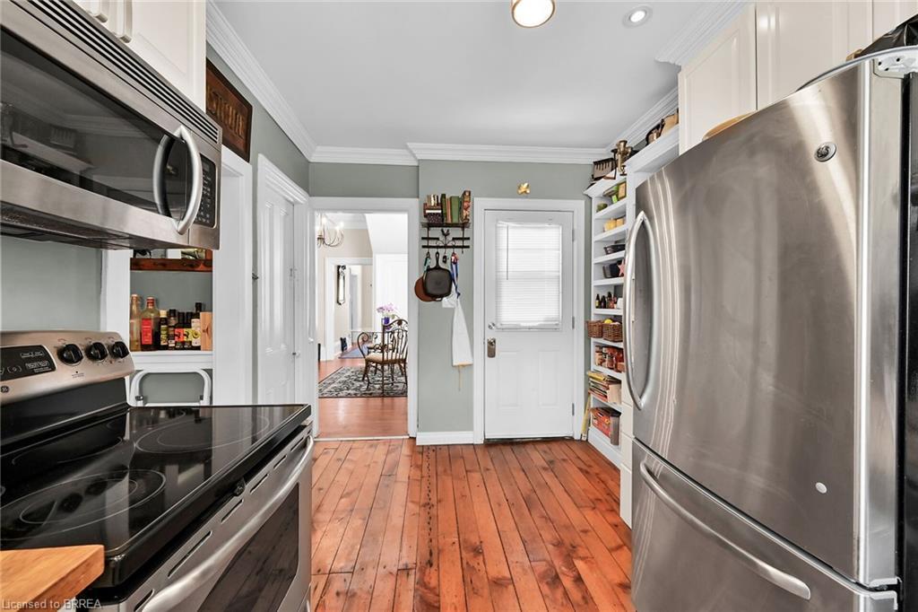 40 Locke Street S, Hamilton, ON - Indoor Photo Showing Kitchen