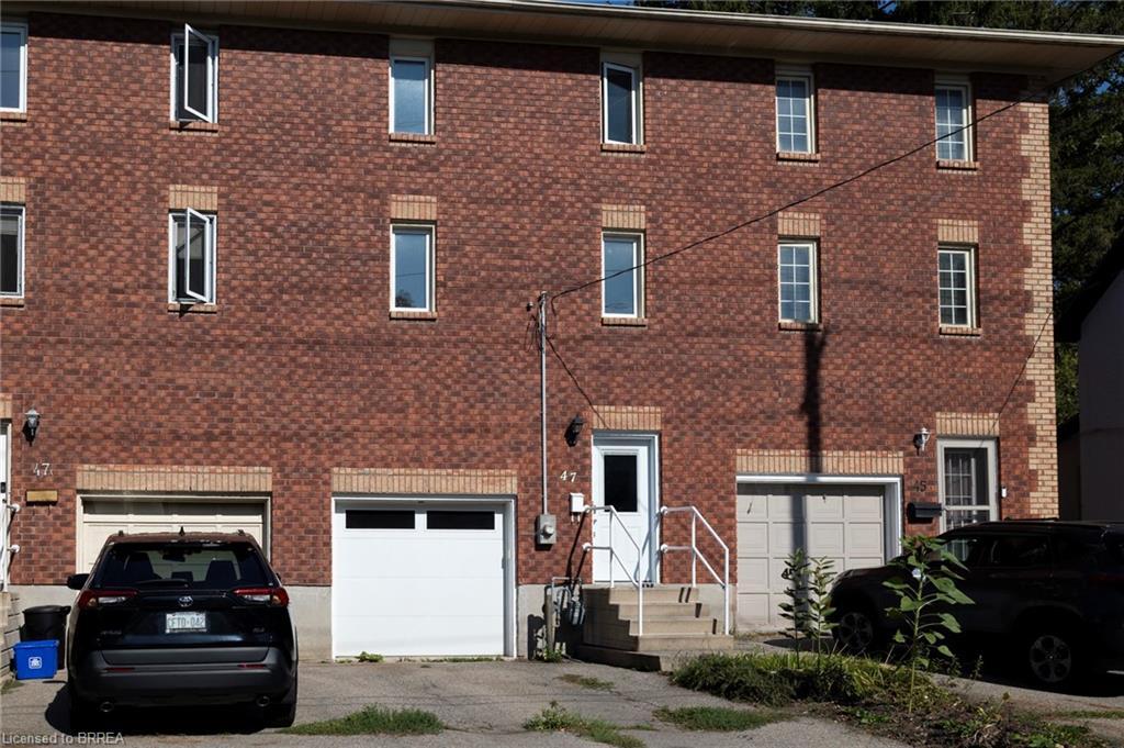 47 Walnut Street, Brantford, ON - Outdoor With Exterior