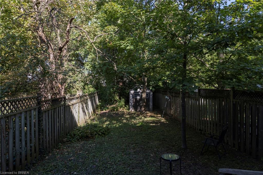 47 Walnut Street, Brantford, ON - Outdoor