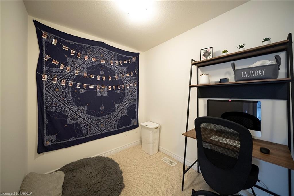 119-77 Diana Avenue, Brantford, ON - Indoor Photo Showing Office