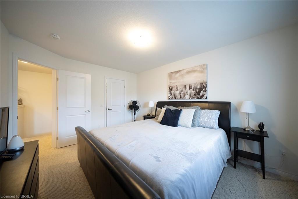 119-77 Diana Avenue, Brantford, ON - Indoor Photo Showing Bedroom